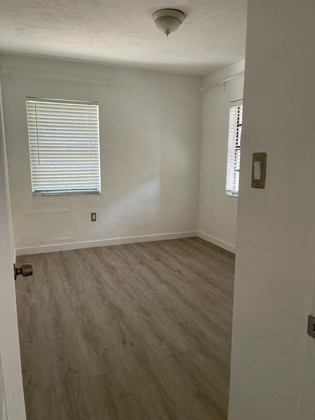 Building Photo - 53 Alcantarra Ave