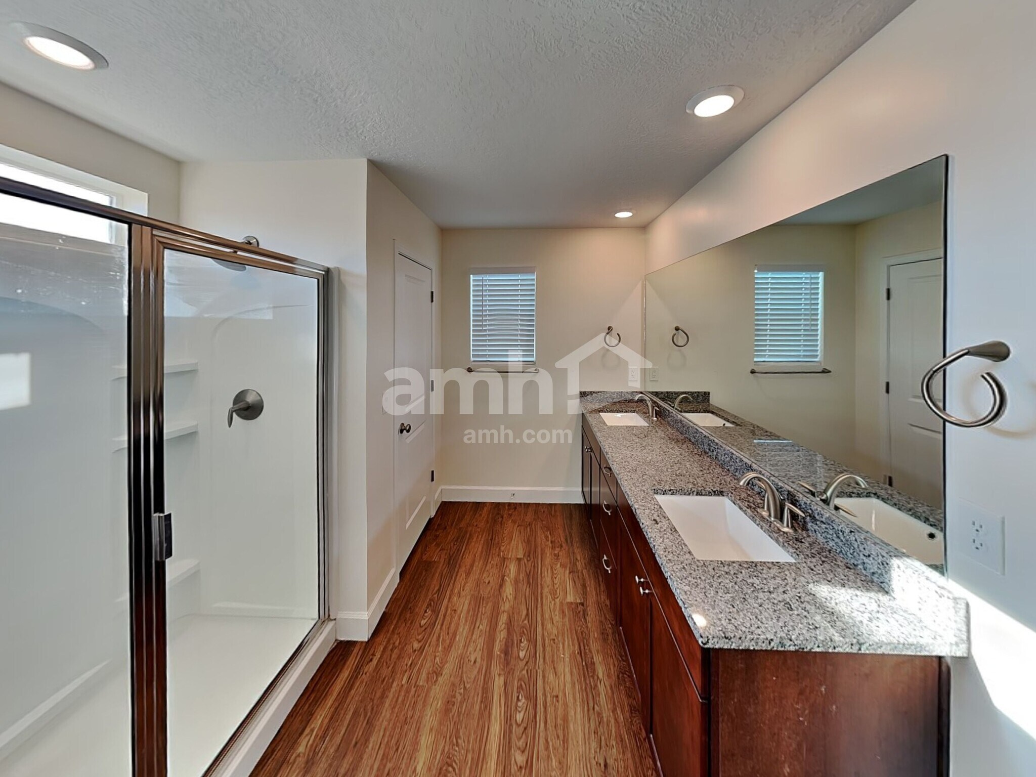 Building Photo - 2422 E Tumbleweed Rd