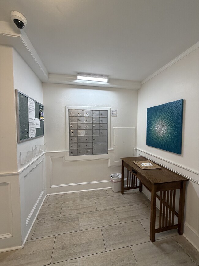 Building Photo - 4803 Sunset Ct