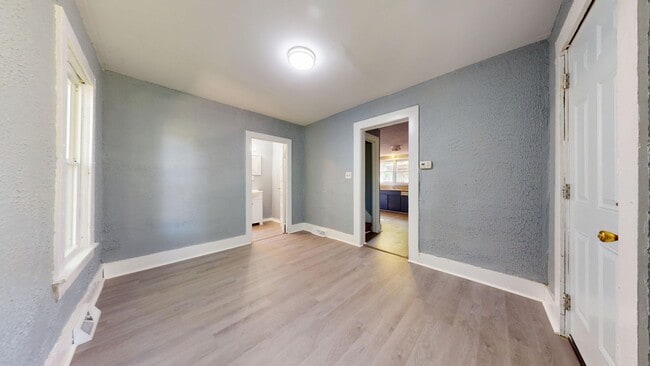 Building Photo - Small bungalow with updates!