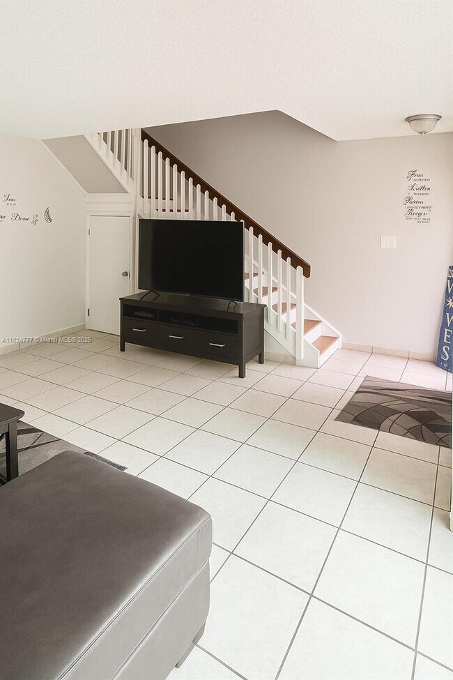 Building Photo - 13341 SW 88th Terrace