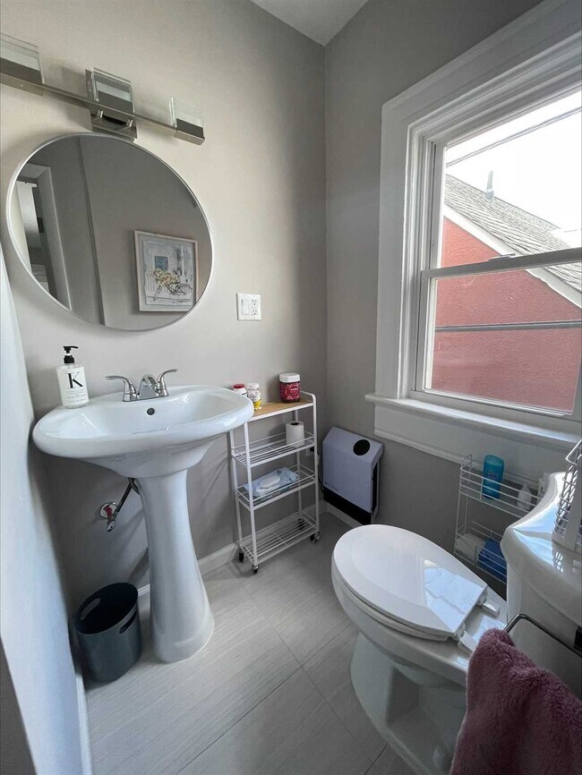 Building Photo - 138 Church St