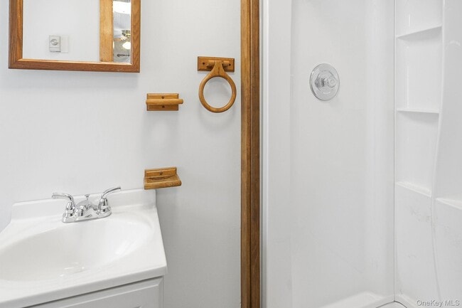 Building Photo - 744 Milltown Rd