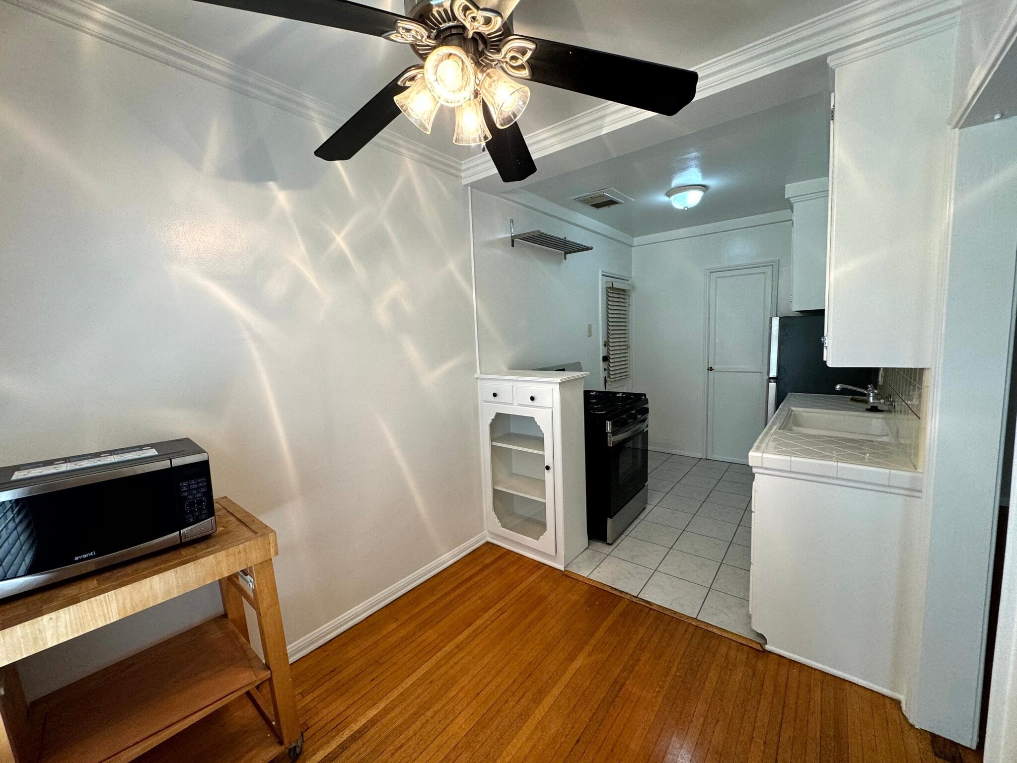 Building Photo - 1271 N Crescent Heights Blvd