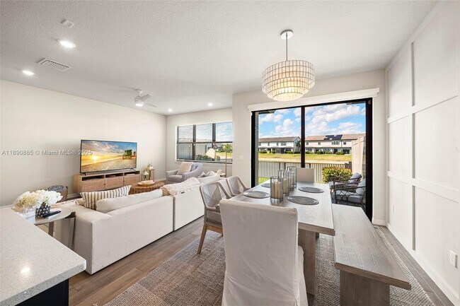 Building Photo - 2193 Appleton Cir S