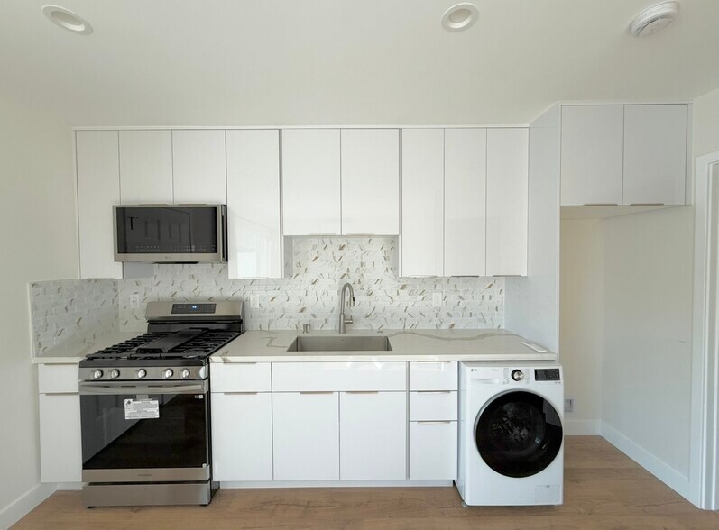 Kitchen - 8604 Tilden Ave