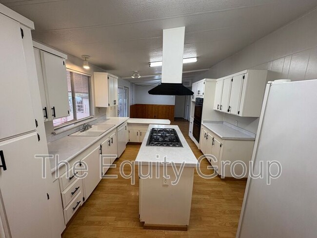 Building Photo - 26521 Rd 100