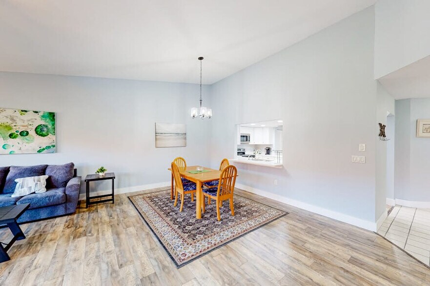 Building Photo - 3755 Pinecone Ct