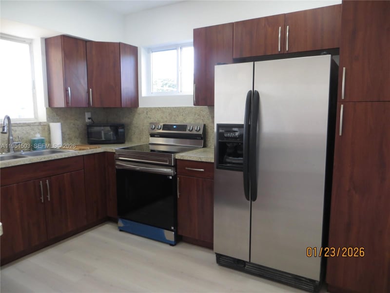 Building Photo - 7435 SW 22nd St