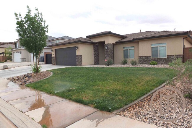 Building Photo - Beautiful home in Little Valley