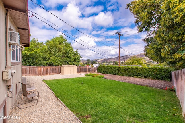 Building Photo - 2905 Foothill Dr