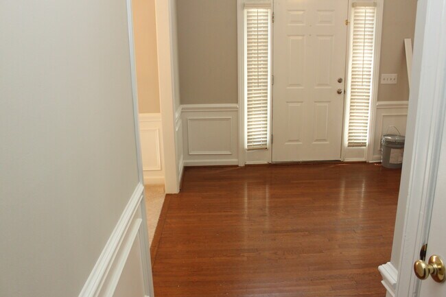 Building Photo - 4926 Benthaven Ln