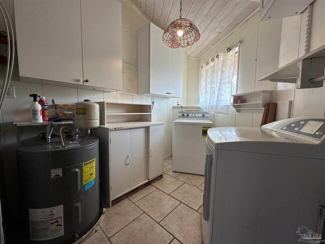 Building Photo - 2633 Bayshore Pkwy