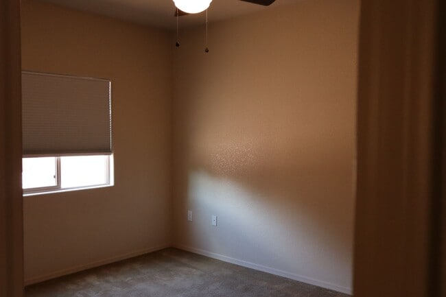 Building Photo - Community Pool