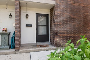 Building Photo - 4 Birch Tree Ct