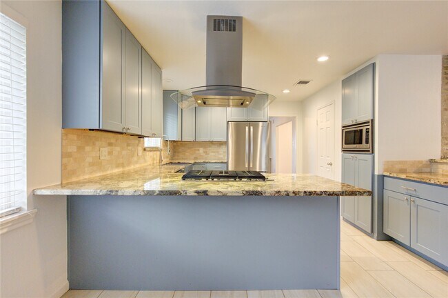 Building Photo - 2523 Anniston Dr