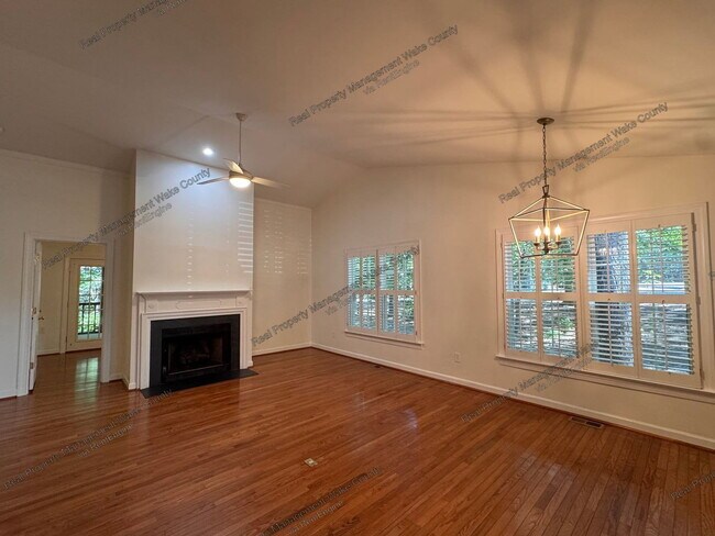 Building Photo - 100 Halsmer Ct