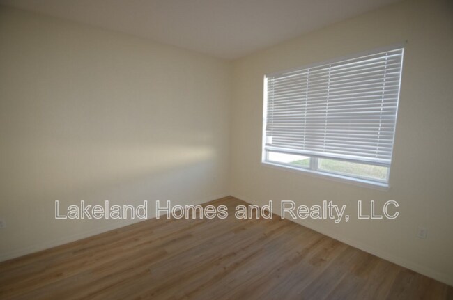 Building Photo - 823 Krenson Woods Ln