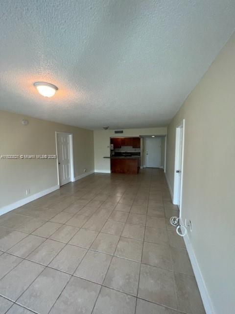 Building Photo - 120 Lakeview Dr