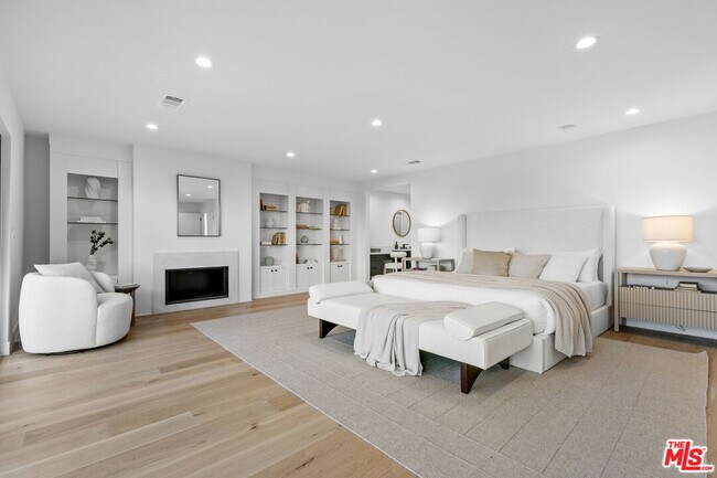 Building Photo - 18101 Green Meadow Dr