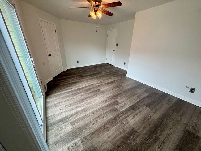 Building Photo - Charming 2 Bed 1.5 Bath in Gibsonia!