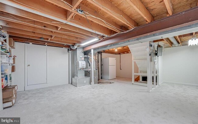 Building Photo - 2221 Senseney Ln