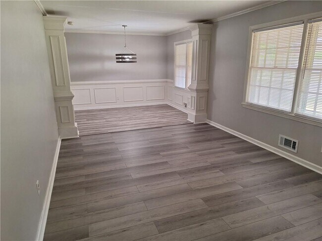 Building Photo - 4609 Hopewell Rd