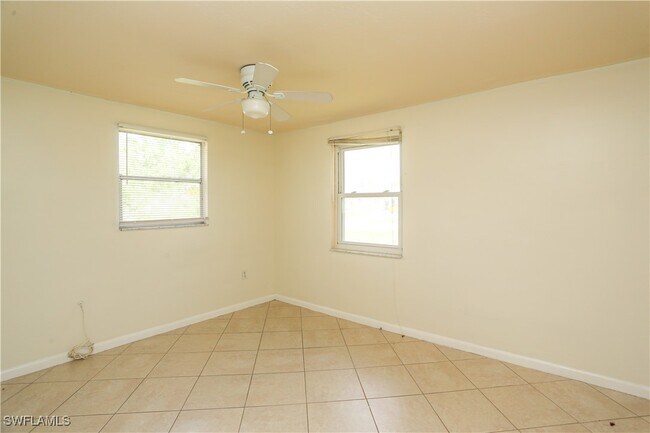 Building Photo - 159 5th St S