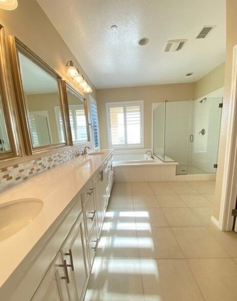 Building Photo - 12 Farra