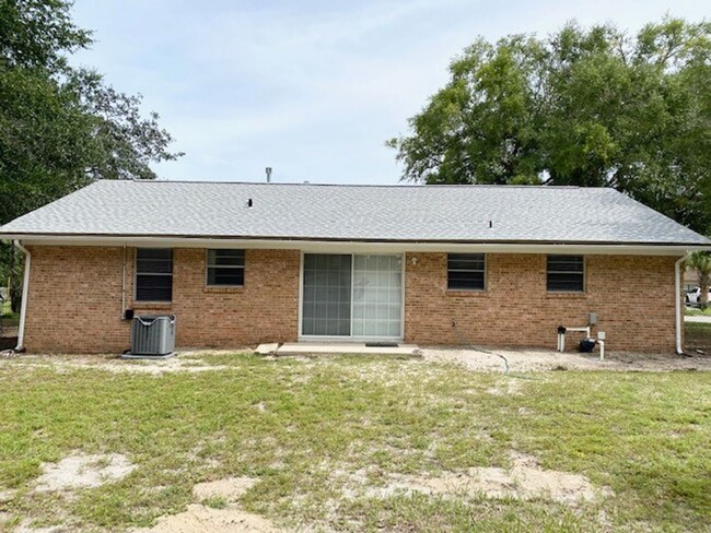 Building Photo - 3 Bedroom 2 Bath Home for Rent - Includes ...