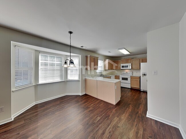 Building Photo - 126 Elrosa Rd