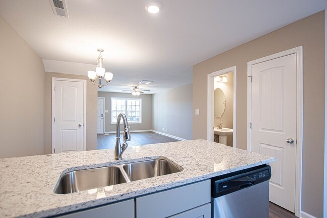 Building Photo - Like New Two Bedroom!