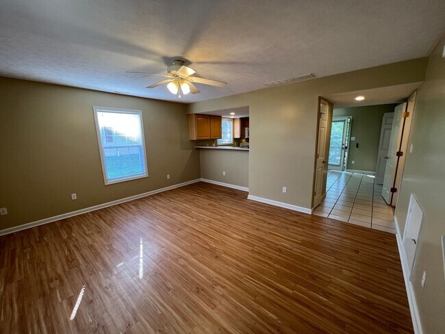 Building Photo - 3489 S Oaklawn Cir