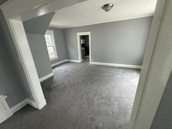 Building Photo - 109 N Lawndale Ave