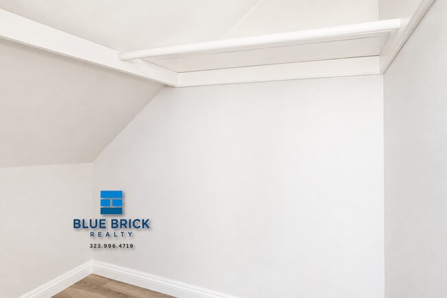 Building Photo - 122 N Adams St