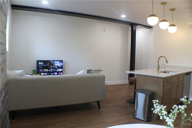 Building Photo - 110 Hotel St