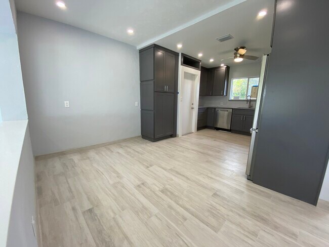 Building Photo - 228 Codrington Dr