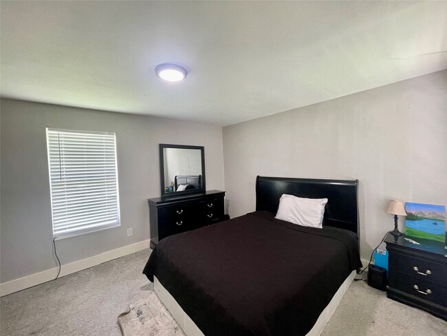 Building Photo - 500 N 8th St