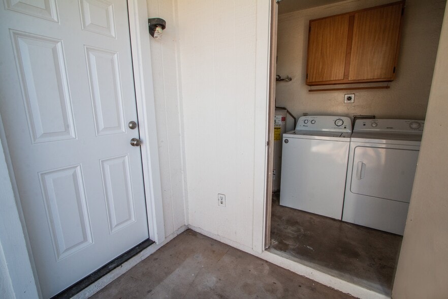 Laundry Room - 1125 N Oleander St