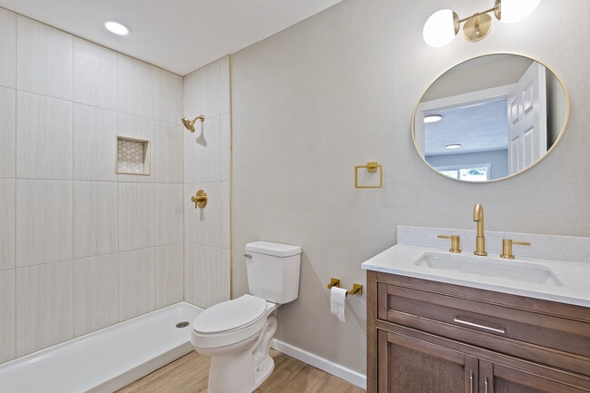 Building Photo - 8408 Dalton Dr SW
