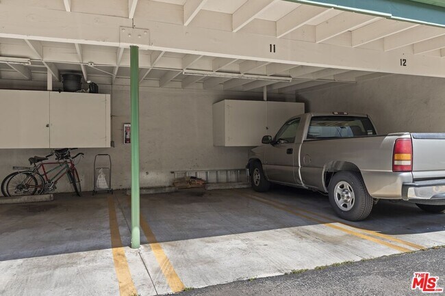 Building Photo - 3200 S Sepulveda Blvd