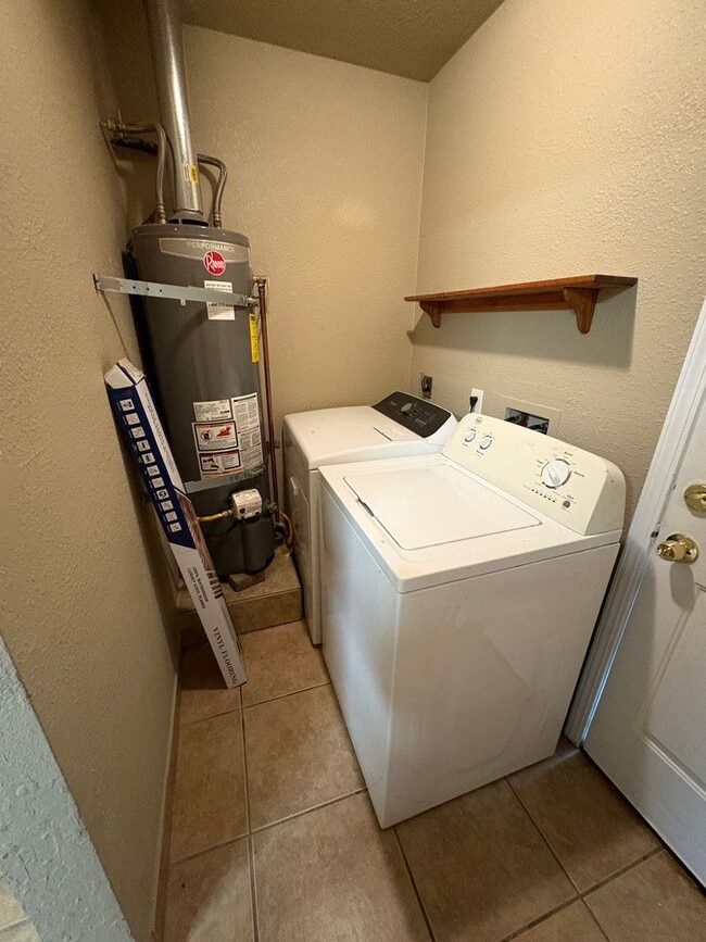 Building Photo - 4130