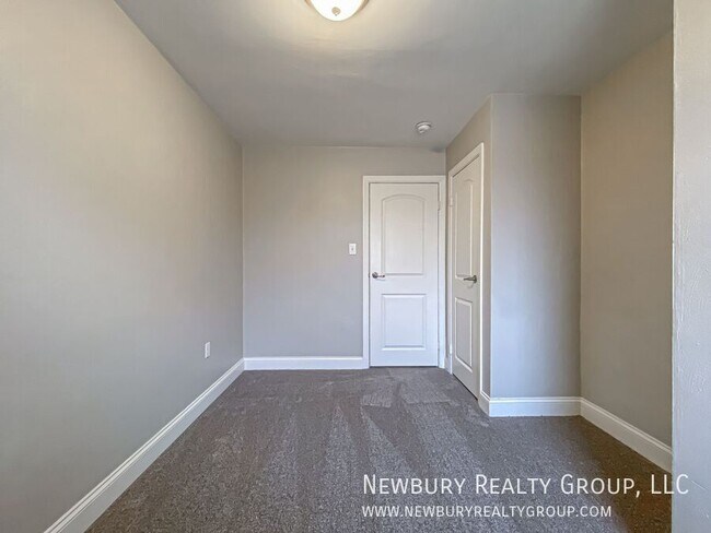 Building Photo - 104 W Steuben St