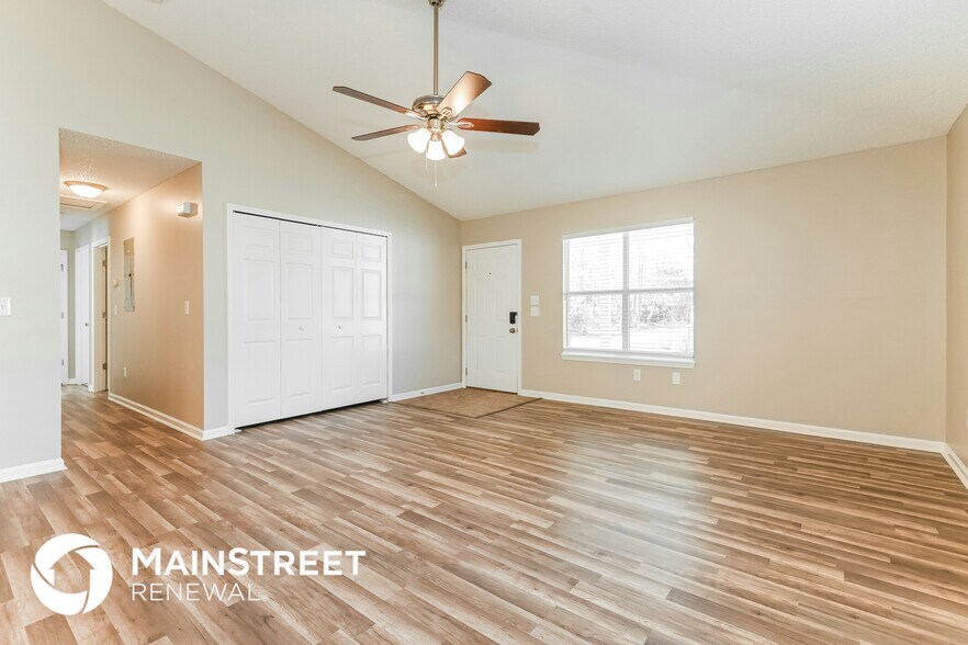 Building Photo - 2975 Brougham