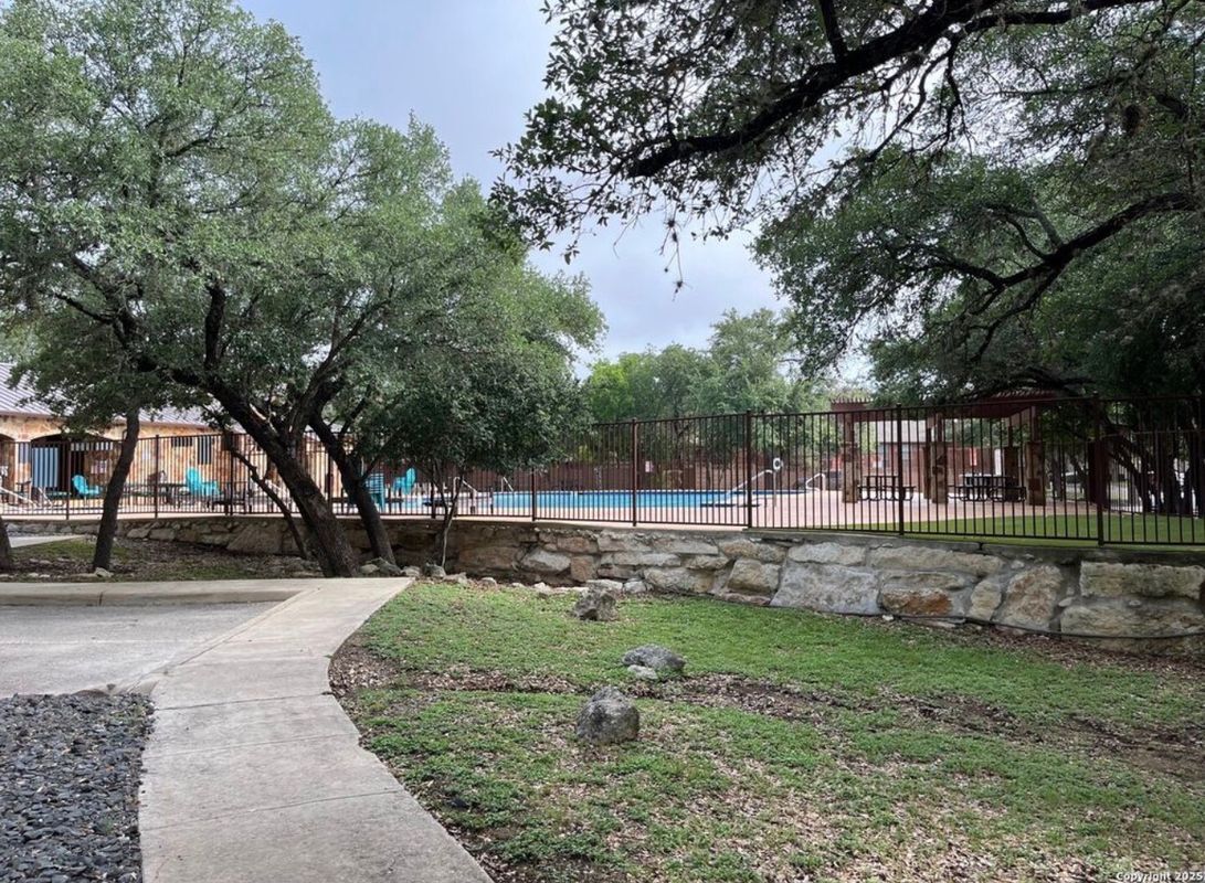 Building Photo - 8023 Jalane Oaks