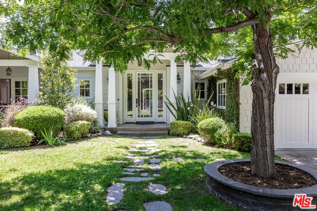 Building Photo - 4537 Agnes Ave