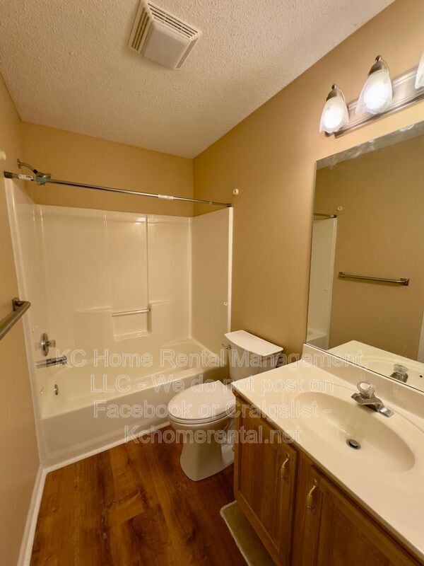 Building Photo - 8643 Melrose St