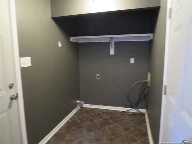 Building Photo - 5660 Bauer St