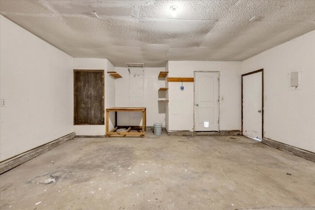 Building Photo - 1611 Briarcliff Ct