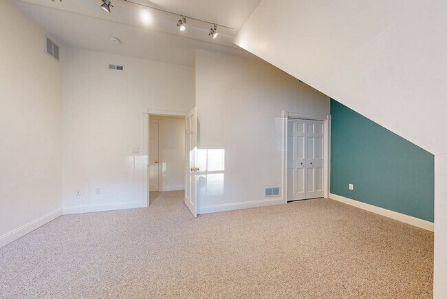 Building Photo - 90 Highland Ave